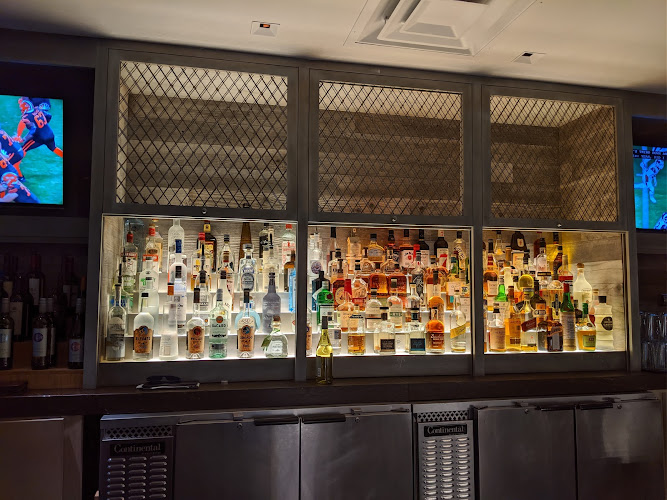 Canyons Restaurant & Bar