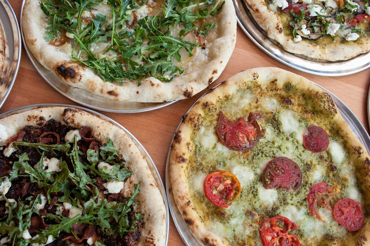 Under The Sun Pub & Pizza